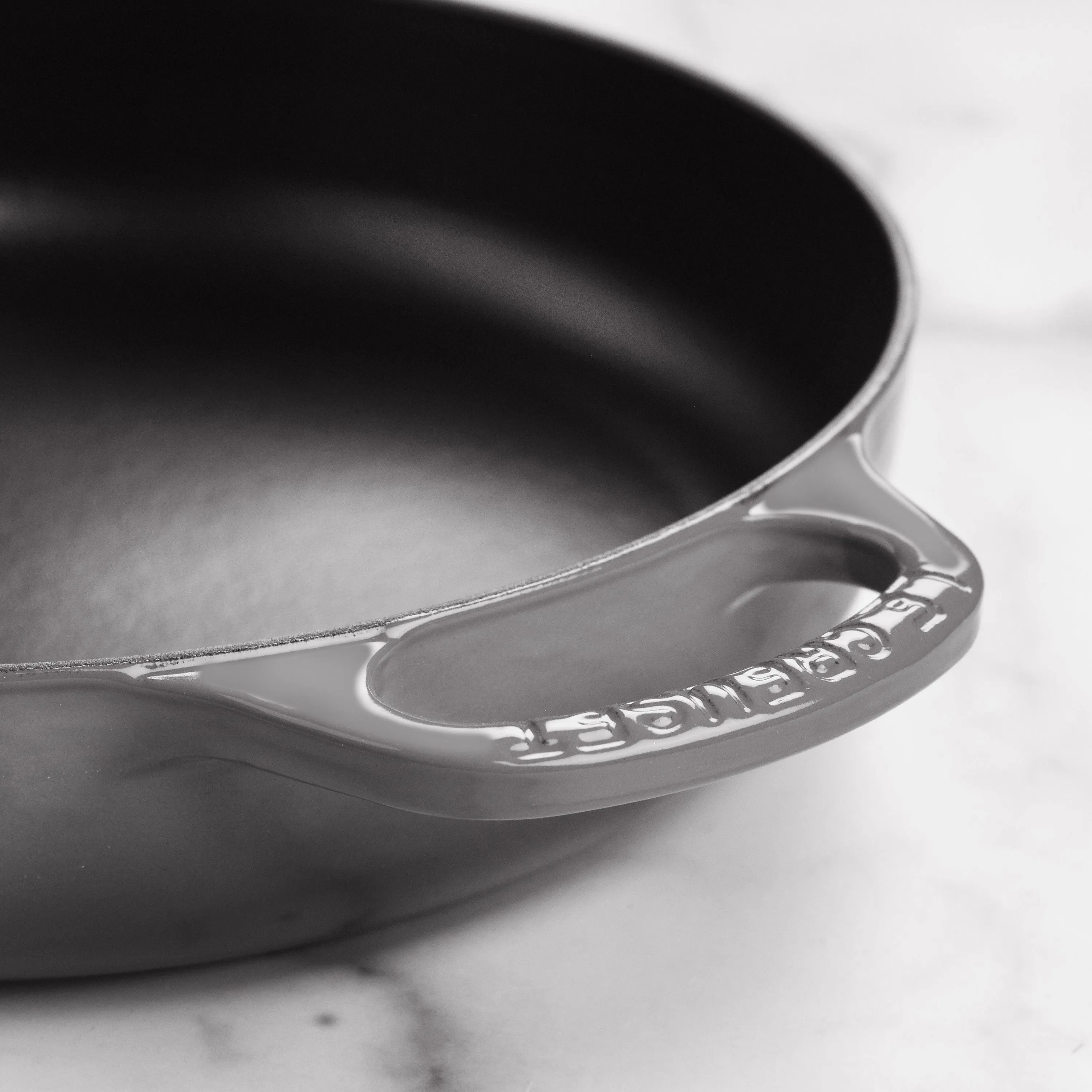 Le Creuset Signature Cast Iron 11" Oyster Everyday Pan